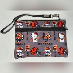 HELLO KITTY CINCINNATI BENGALS CLUTCH BAG WITH DETACHABLE WRIST STRAP